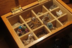 tips and tricks on how to get cheap and good quality jewelry